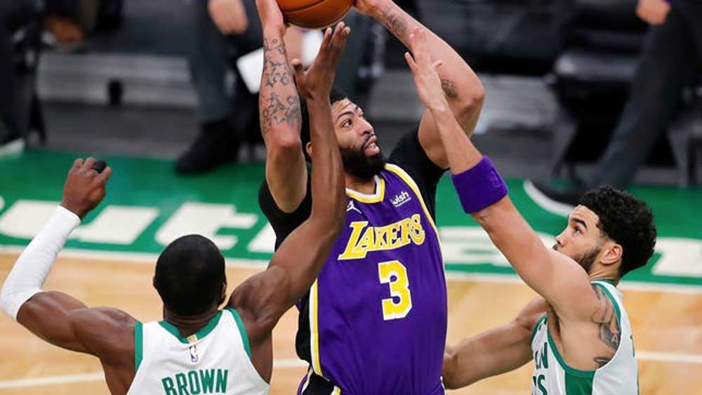 Lakers x Celtics Maior clássico da NBA tem vitória do time de Los Angeles