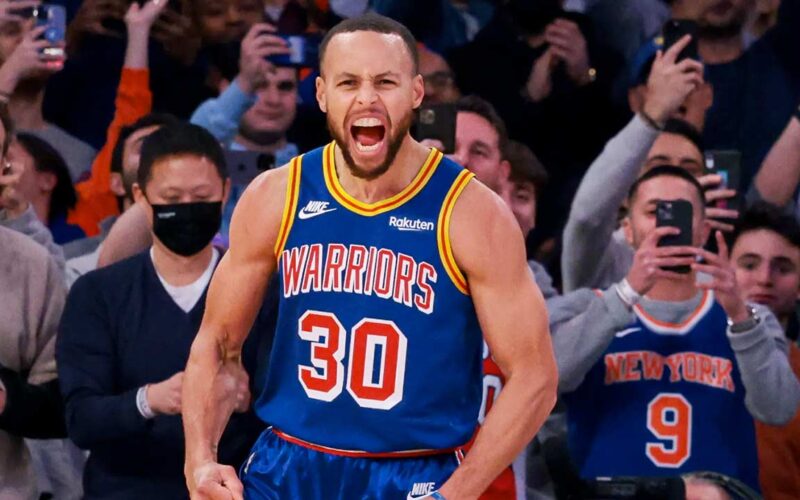 Operado da mão esquerda, Stephen Curry desfalcará Warriors por pelo menos 3  meses - Superesportes