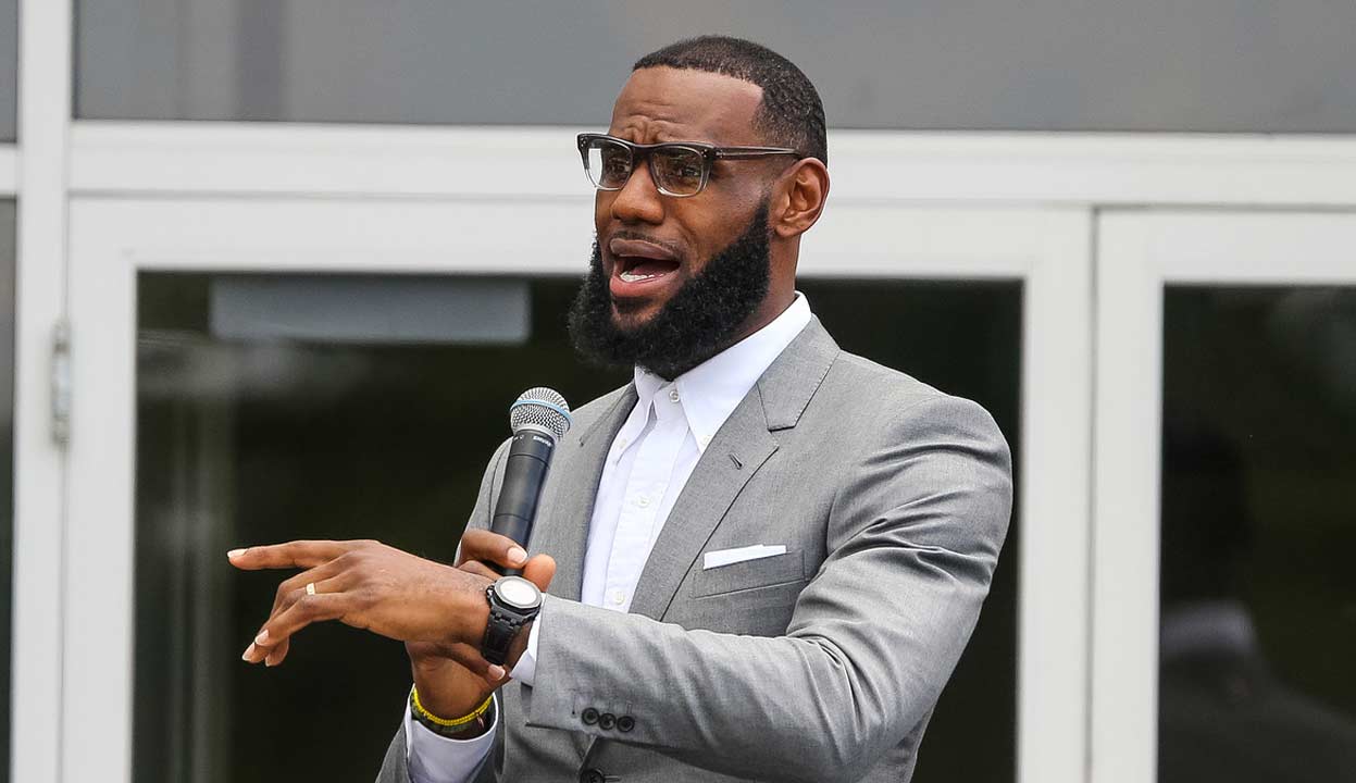 Como LeBron James se tornou o rei das quadras e um craque dos negócios -  NeoFeed