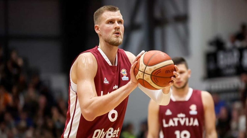 Porzingis desfalcará Letônia em Pré-Olímpico europeu de basquete - Gazeta  Esportiva