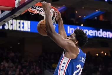 Embiid marca 31 em retorno, Maxey tem triplo-duplo e Sixers batem Bulls