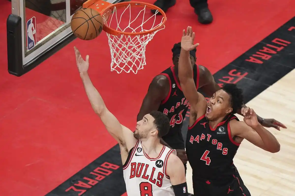 Bulls and Thunder win on the road, play for NBA playoff berth