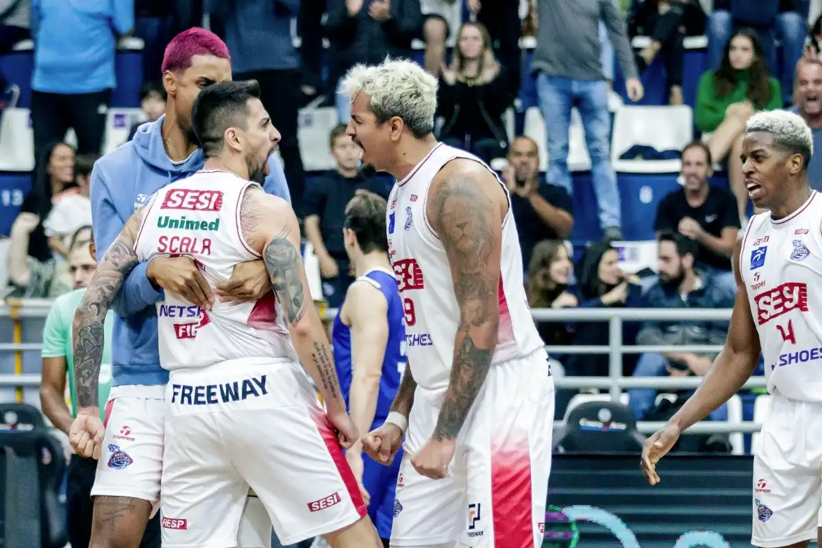 NBB: Em jogo contra o racismo, Franca bate o Cerrado por três pontos