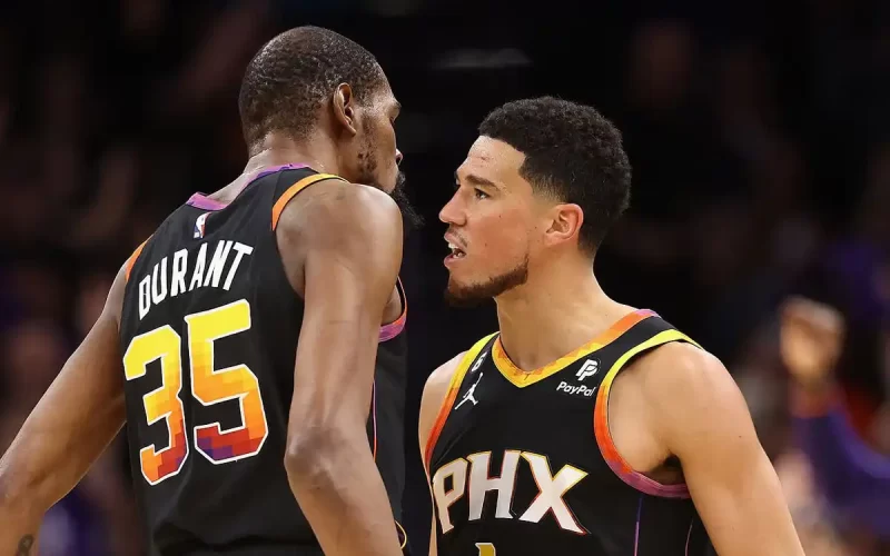 Será que não está na hora do Phoenix Suns pensar no futuro?