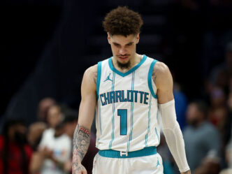 LaMelo Ball tem lesão e desfalca Hornets por pelo menos duas semanas