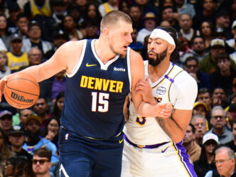 Nuggets tem Jokic e forte segundo tempo para dominar e bater o Lakers