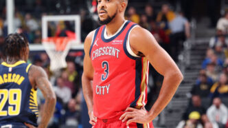 CJ McCollum volta aos Pelicans em derrota para os Pacers