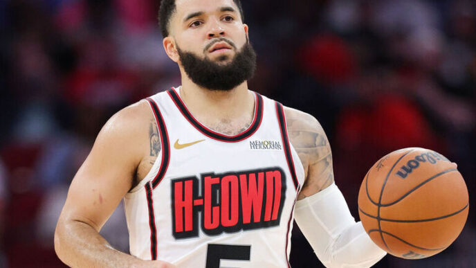 VanVleet é expulso por desabafo contra árbitros: Discordamos bastante