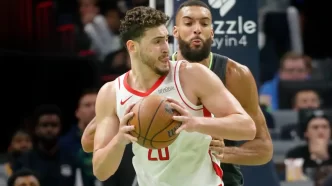 Sengun tem triple-double e Rockets batem Wolves na prorrogação