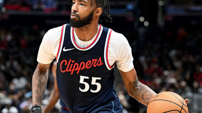 Clippers perdem Derrick Jones Jr. devido a distensão na panturrilha