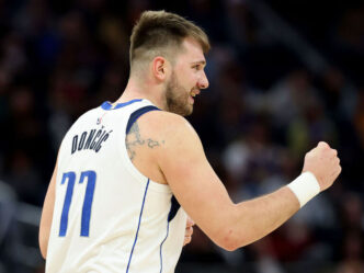 Doncic tem triple-double de 45 pontos na vitória do Mavs sobre o Warriors