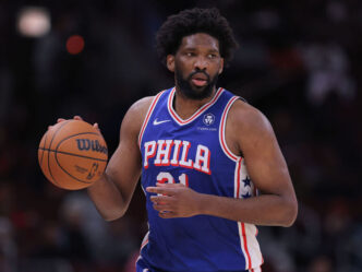 Embiid: Inchaço constante no joelho tem sido 'extremamente deprimente'