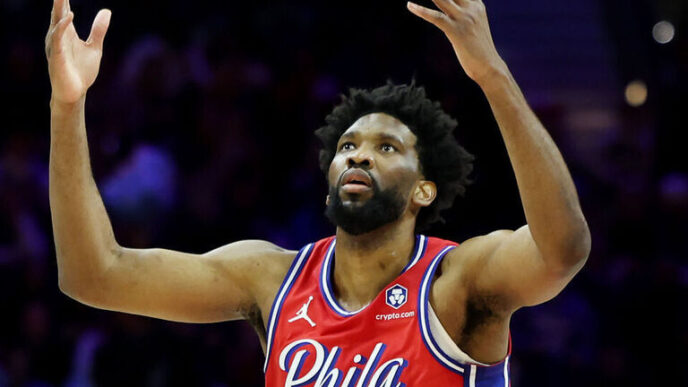 Embiid segue fora por pelo menos mais uma semana