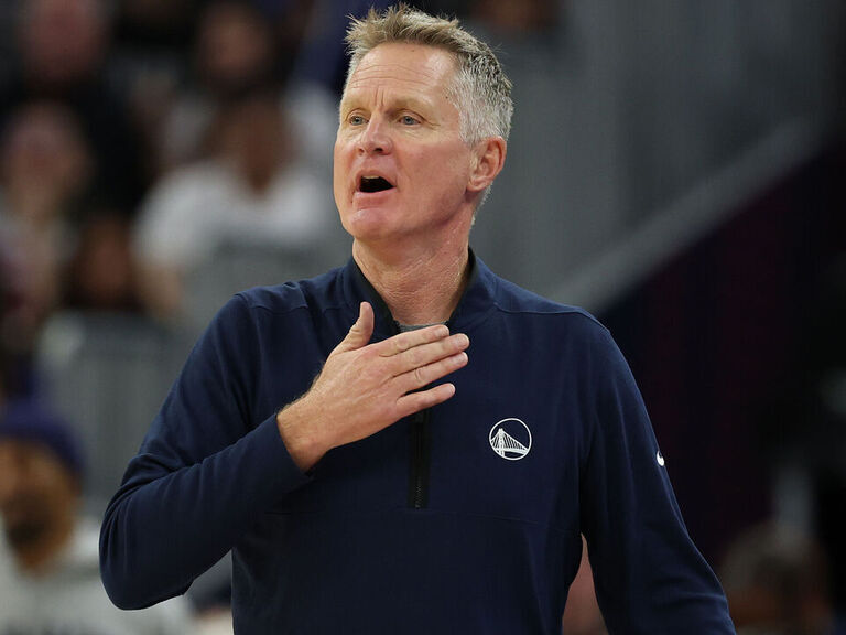 Kerr 'envergonhado' por criticar árbitro após polêmica em jogo do Warriors