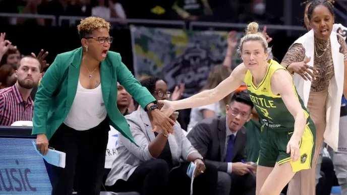 Americana Pokey Chatman é a nova técnica da Seleção feminina de basquete