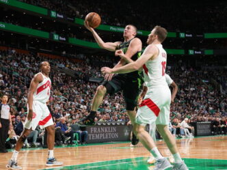 Celtics impõem ao Raptors a 11ª derrota consecutiva com uma vitória por 54 pontos