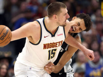 Jokic elogia Wemby após duelo em Denver: Único em seu tipo