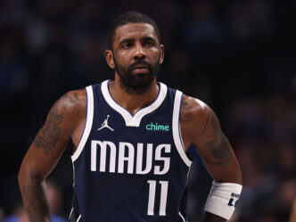 Kyrie Irving desfalca Mavericks por pelo menos duas semanas