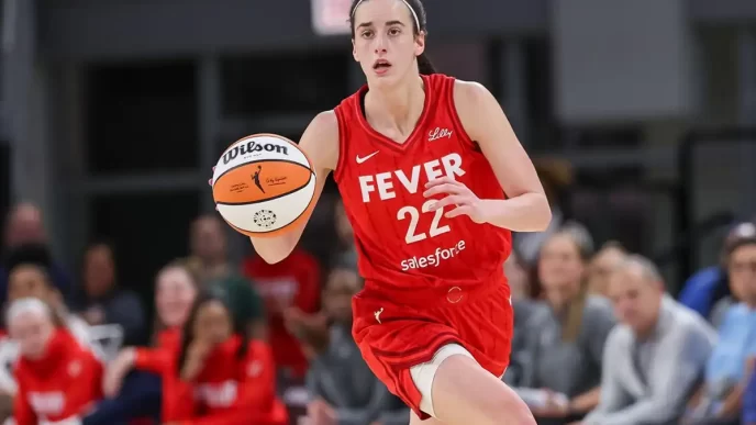 Caitlin Clark rejeita convite para o torneio de três pontos da NBA