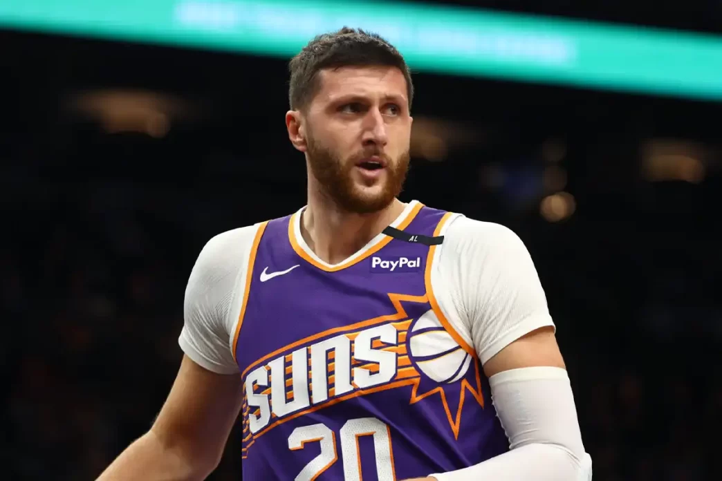 Nurkic: Difícil de entender por que não estou titular no Suns