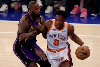 Anunoby sai da derrota para o Lakers com torção no pé e preocupa Knicks