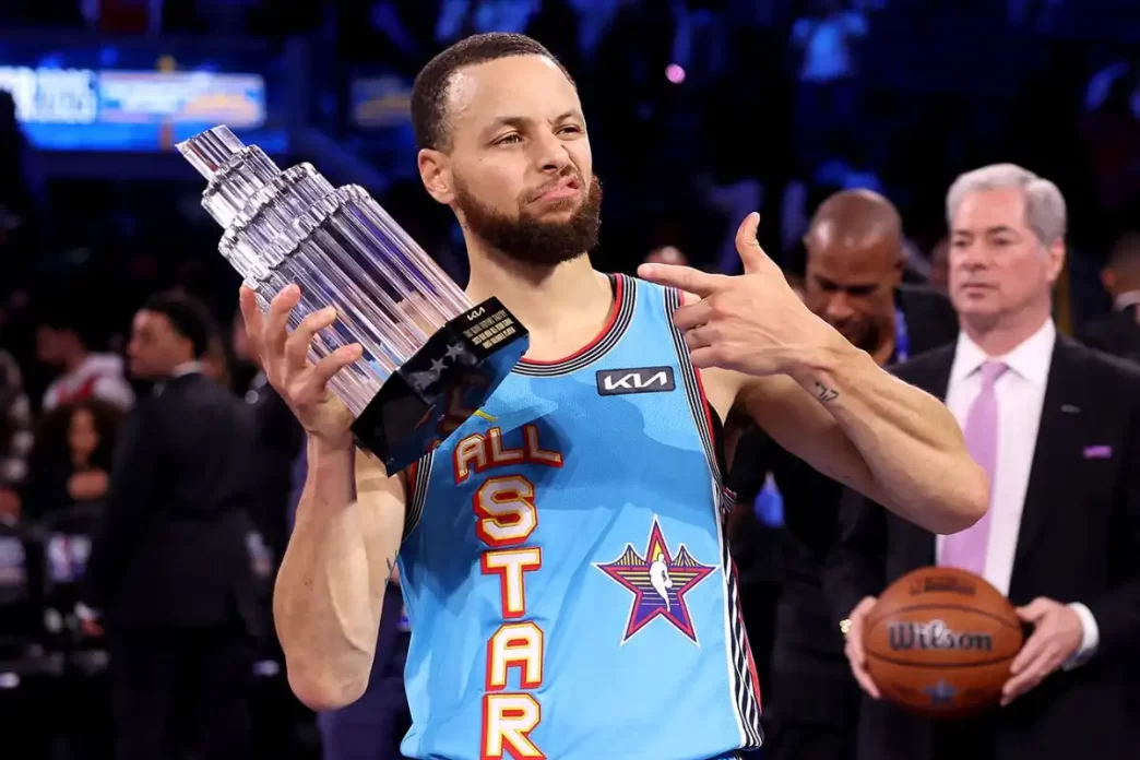 Stephen Curry é eleito MVP do All-Star Game jogando em casa