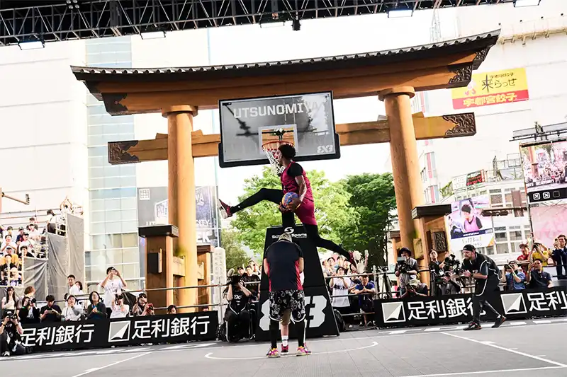 Haakin Dunkboy participa de vivência de Basquete 3x3 no Sesc Verão