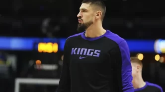Los Angeles Lakers assinam com o pivô Alex Len